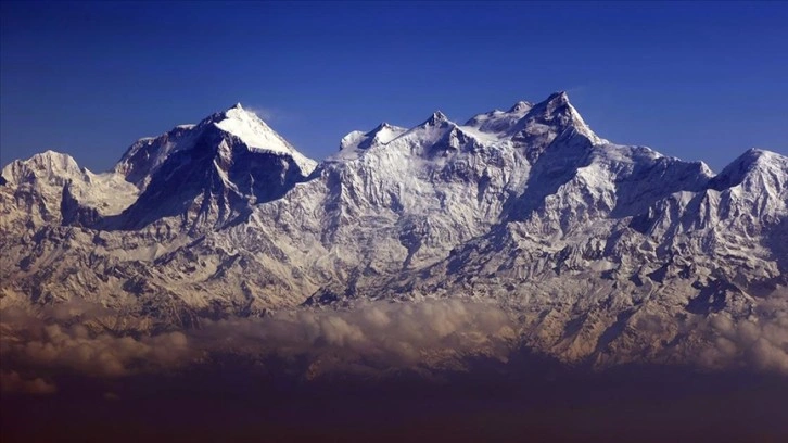 Himalayalar'da çığ düşmesi sonucu 10 dağcı öldü, 11 dağcı kayıp