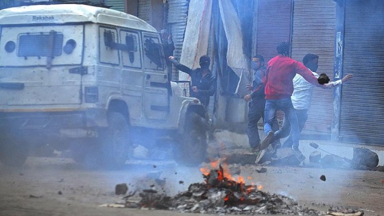 Hindistan, Cammu Keşmir'deki okulları kapattı