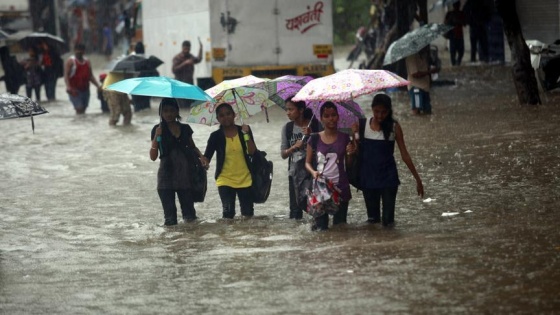 Hindistan'daki yağışlarda ölenlerin sayısı 27'ye yükseldi