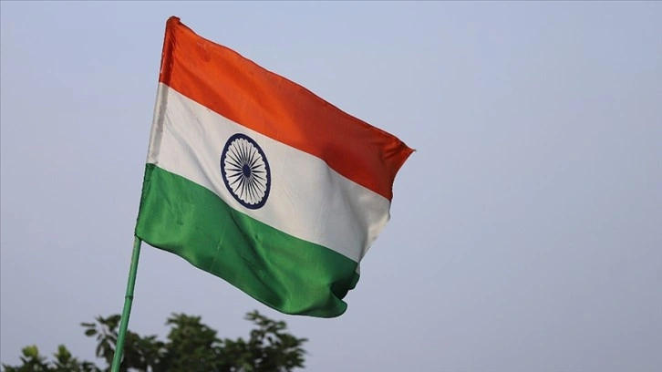 Hindistan, Kanada vatandaşlarına vizeleri askıya aldı