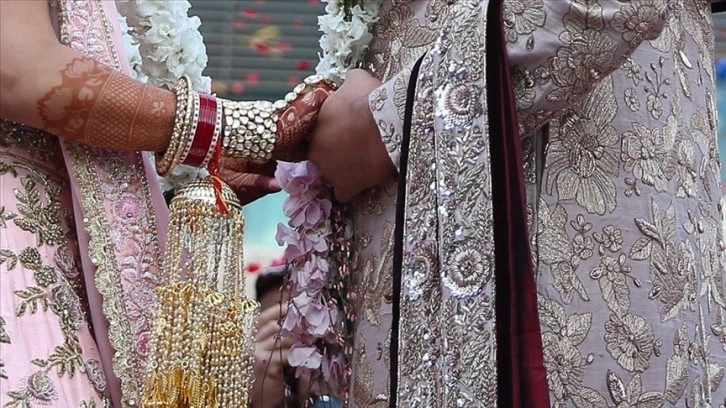 Hindistan'da düğünden kaçan damadı en az 20 kilometre takip eden gelin muradına erdi