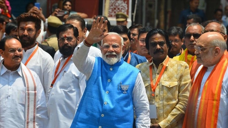 Hindistan'daki genel seçimlerden Başbakan Modi'nin liderliğindeki ittifak zaferle ayrıldı