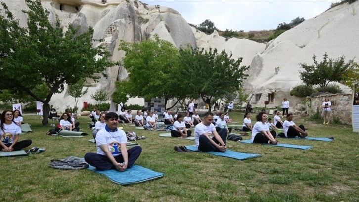 Hindistan'ın Ankara Büyükelçiliği, Kapadokya'da yoga etkinliği düzenledi