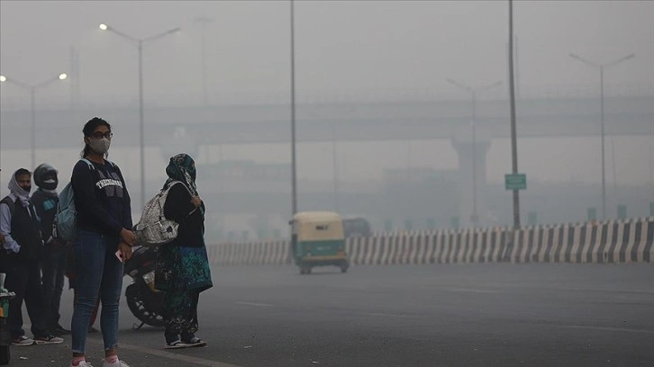 Hindistan'ın başkenti Yeni Delhi'de hava kirliliğine karşı önlemler alındı