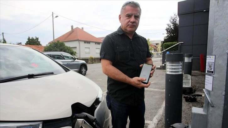 Hırvatistan'da elektrik direkleri araç şarj etme istasyonlarına dönüştürülüyor