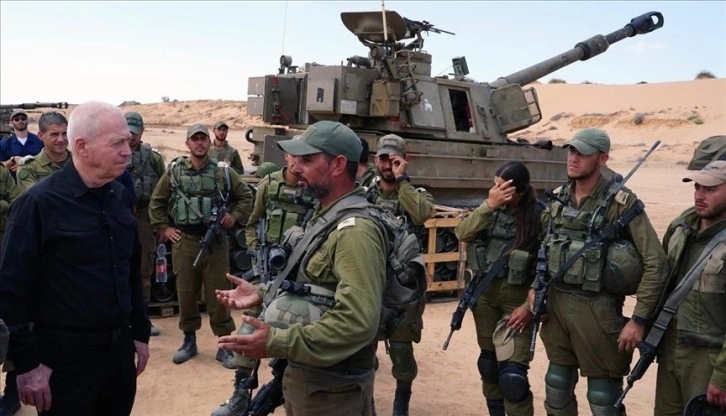 Hizbullah, İsrail Savunma Bakanı’nın ziyaret ettiği askeri üssü vurdu
