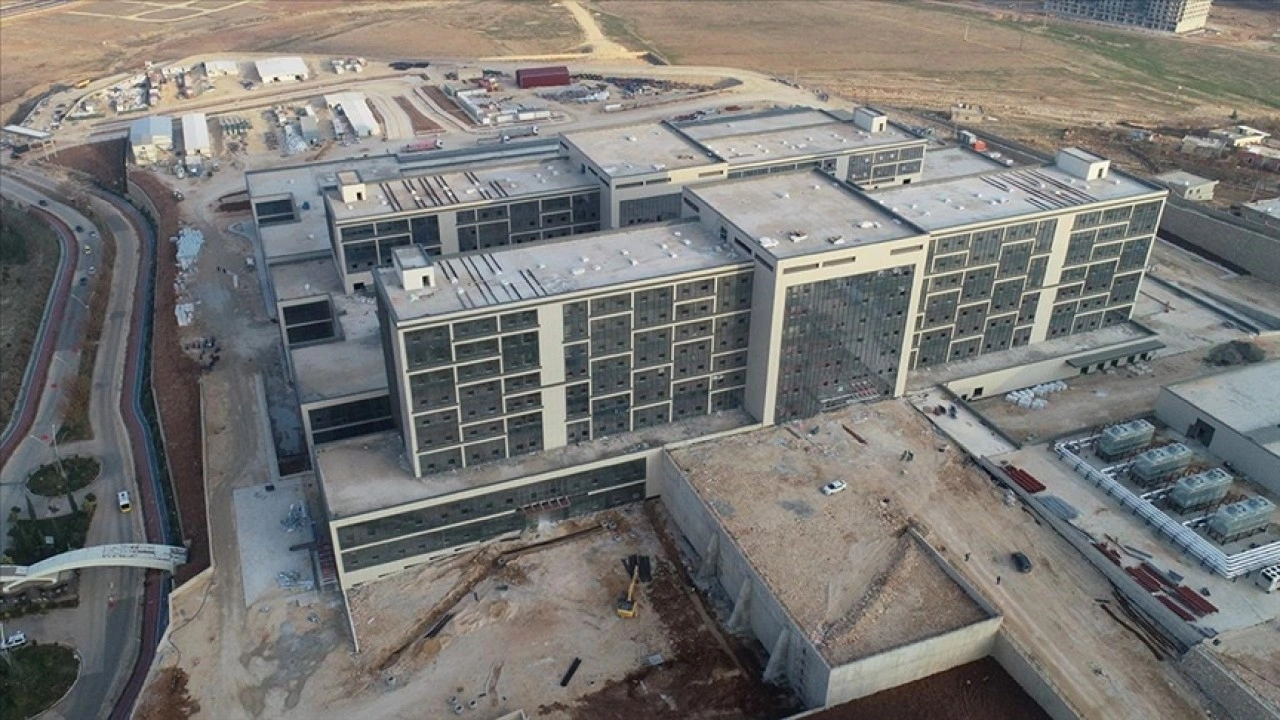 Hızla y&uuml;kselen Mardin Şehir Hastanesinde sona gelindi