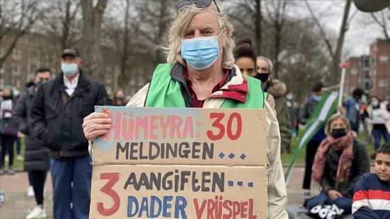 Hollanda'da polisin öldürülen Türk genciyle ilgili ırkçı söylemleri protesto edildi