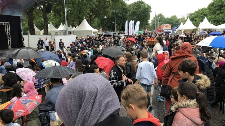 Hollanda'da Anadolu Festivali'ne binlerce kişi katıldı