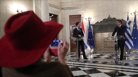 Hollandalı gazeteci, canlı yayında Yunanistan Başbakanı Miçotakis'i 'yalan söylemekle'