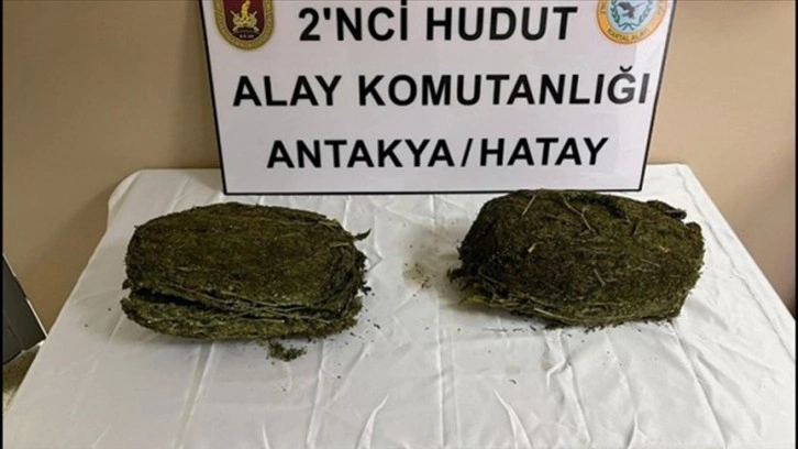 'Hudut kartalları' Hatay ve Van sınırlarında uyuşturucu ele geçirdi