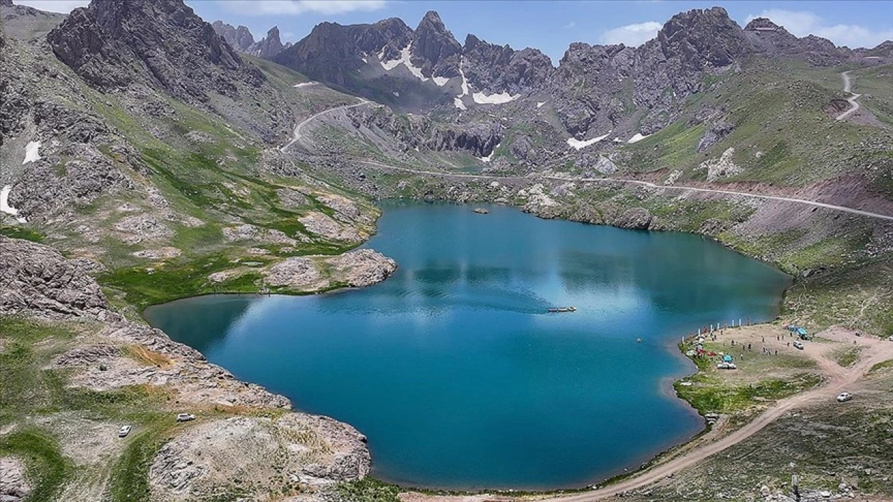 Huzurun hakim olduğu Hakkari, doğa turizminin yeni gözdesi oluyor
