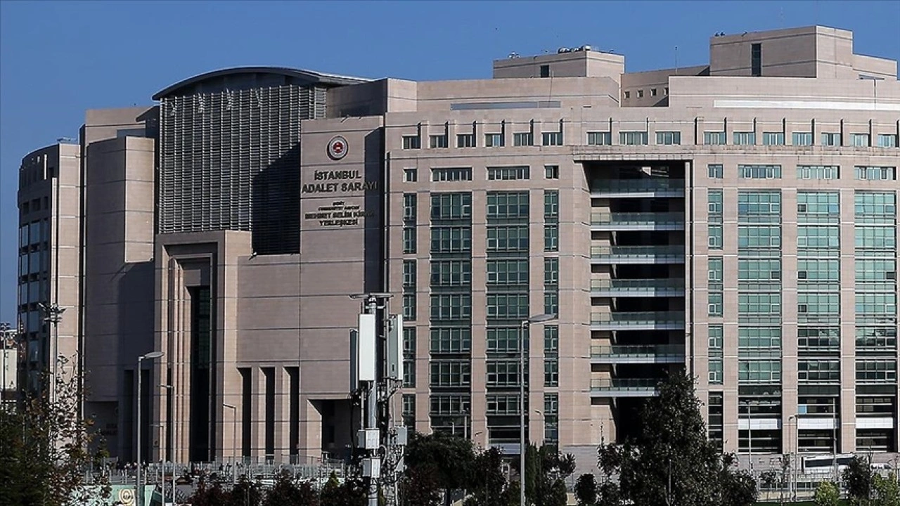 İBB'ye yönelik yolsuzluk soruşturmasında 22'si belediye personeli şüphelilere gözaltı kararı