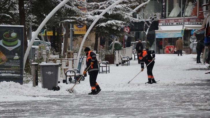 İç Anadolu'da kar yağışı etkili oluyor