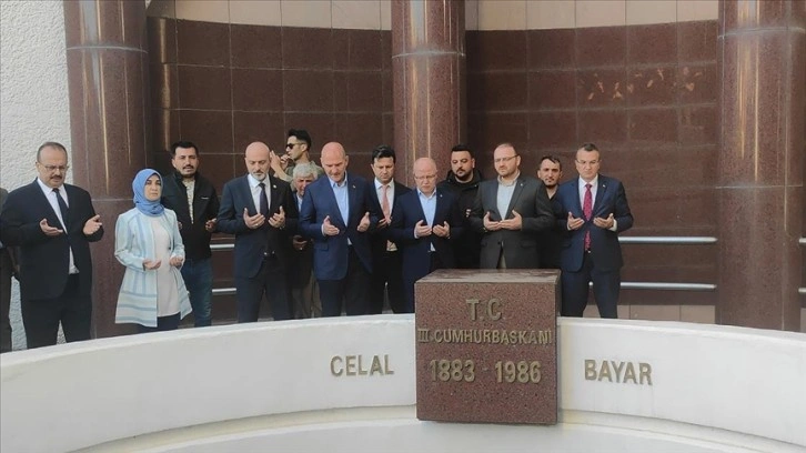 İçişleri Bakanı Soylu, 3. Cumhurbaşkanı Bayar'ın anıt mezarını ziyaret etti