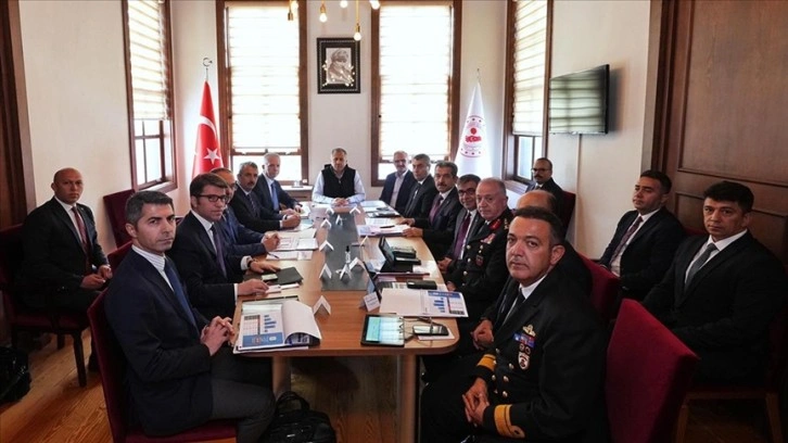 İçişleri Bakanı Yerlikaya başkanlığında İstanbul'da "Güvenlik Toplantısı" düzenlendi