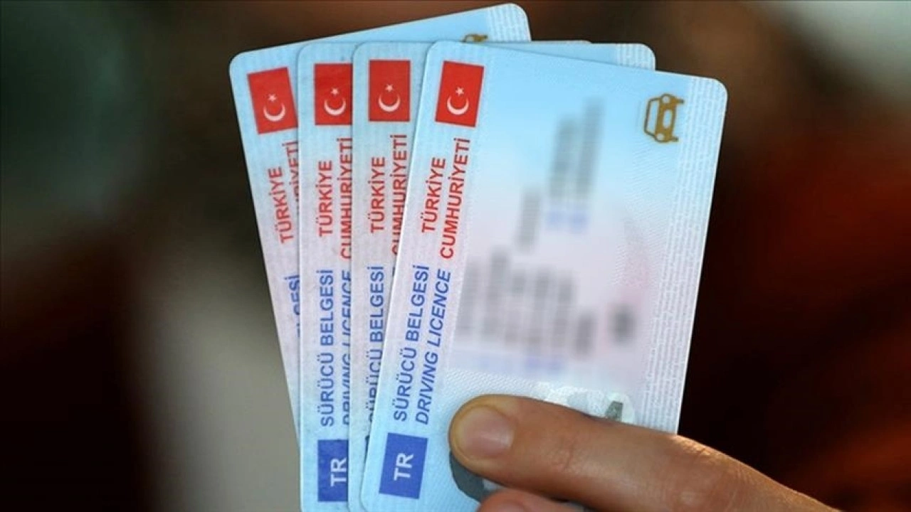 İçişleri Bakanı Yerlikaya'dan eski sürücü belgesini yenileme tarihine ilişkin hatırlatma