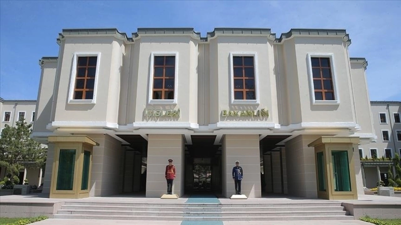 İçişleri Bakanlığı, 30 büyükşehir ilçesine kaymakam yerine vali atanacağı iddiasını yalanladı