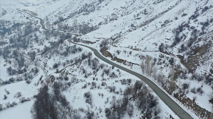 Iğdır'daki Üçkaya Vadisi karla kaplandı