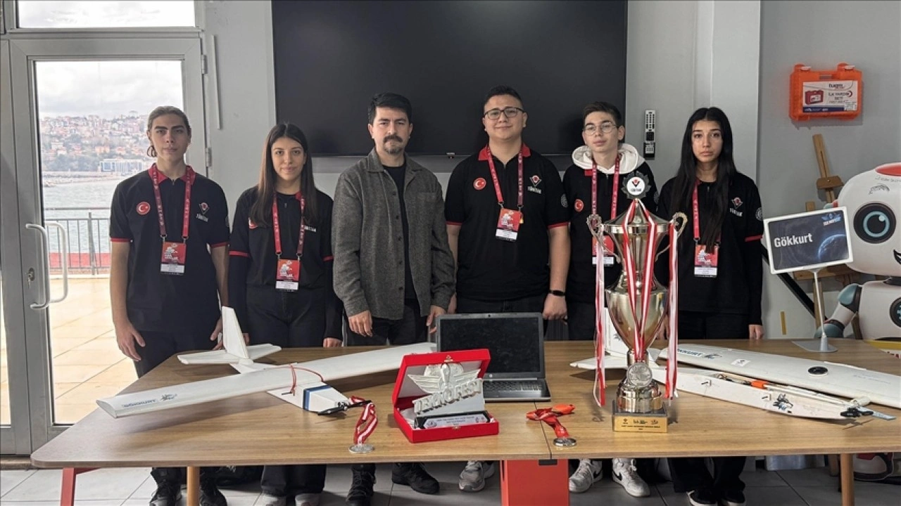 İHA'larıyla TEKNOFEST'te ikinci olan lise &ouml;ğrencileri yeni başarılara odaklandı
