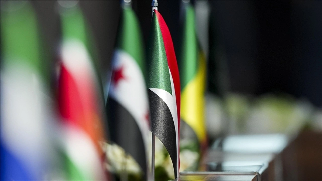 İİT, İsrail'in Gazze'de yerinden edilen sivillerin sığındığı okulu hedef almasını kınadı