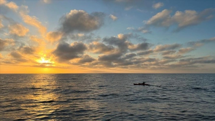 İki Türk sporcu, California'daki Catalina Kanalı'nı 13 saatte yüzerek geçti