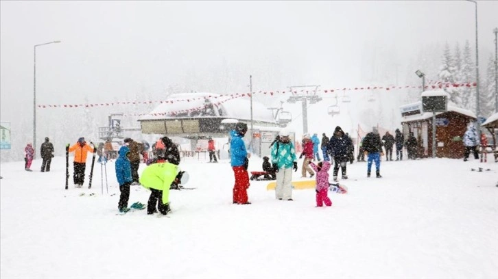 Ilgaz Dağı'ndaki kayak merkezlerinde hafta sonu yoğun geçti