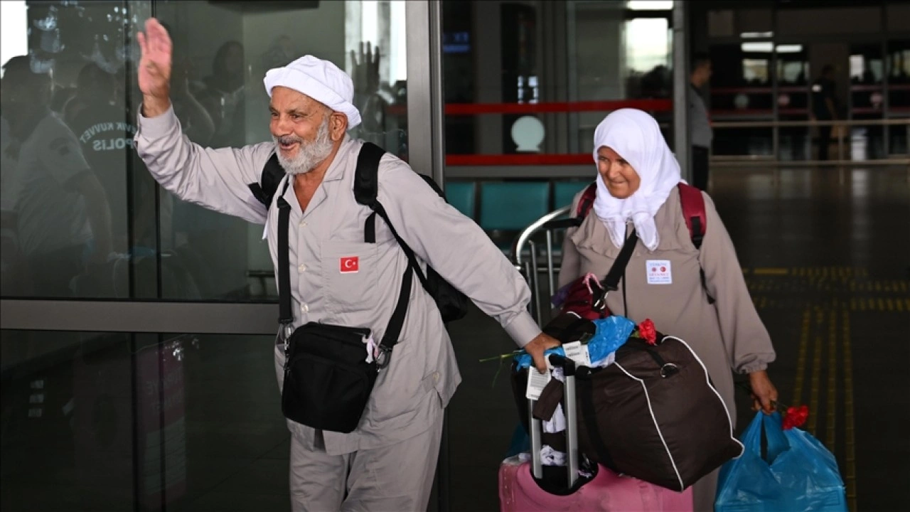 İlk hacı kafilesi Gaziantep'e geldi