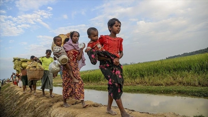 İngiltere, Bangladeş'teki Arakanlılar için 3,7 milyon dolarlık yardım yapacak