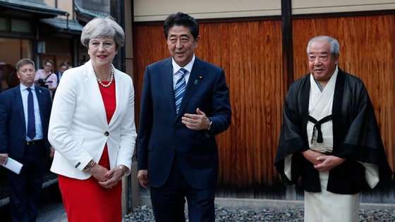 İngiltere Başbakanı May Japonya'da