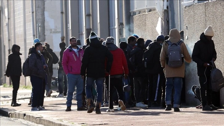 İngiltere, düzensiz göçmenleri 10 bin kilometre uzaklıktaki Ruanda'ya gönderecek