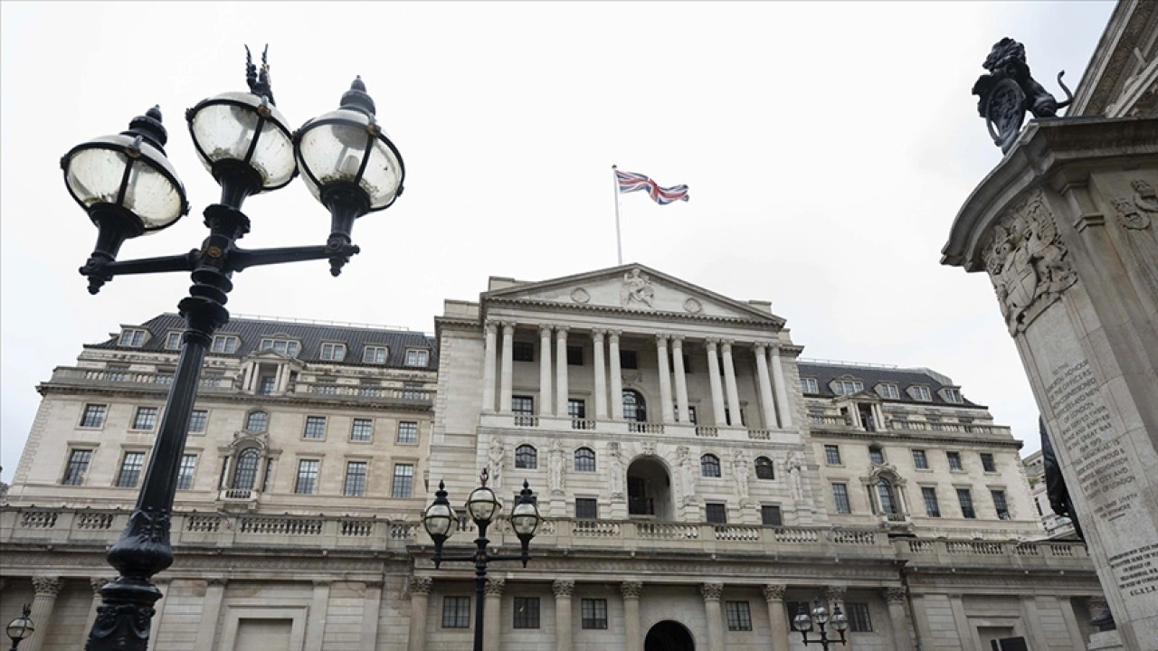 İngiltere Merkez Bankası, yapay zeka hisselerindeki yüksek değerlemelere karşı uyardı