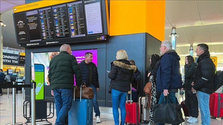 İngiltere'de havalimanlarındaki sınır güvenlik personeli 8 gün sürecek grev başlattı