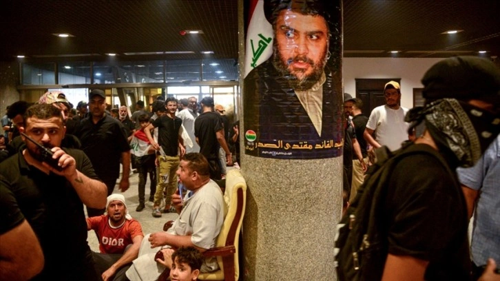 Irak Başbakanı Kazımi’den Sadr yanlısı protestoculara 'devlet kurumlarını boşaltın' çağrıs