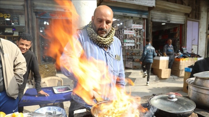 Iraklı seyyar satıcı sıra dışı hesap yeteneğiyle müşterilerinin 