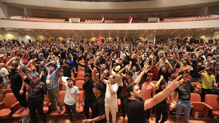 Irak'ta Sadr destekçileri, Yeşil Bölge'deki oturma eylemini sürdürüyor