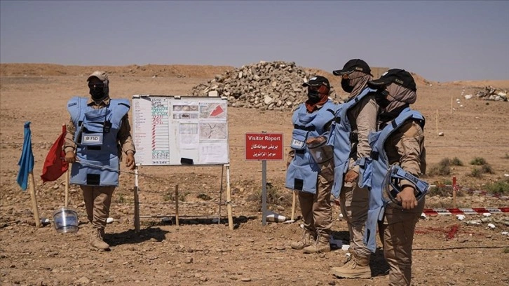 Irak'ta terör mağduru 6 kadın, gönüllü mayın imha timiyle hayat kurtarıyor