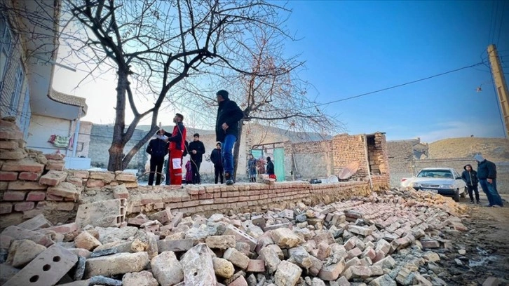 İran, Azerbaycan'ın depremzedeler için yardımını kabul etmedi