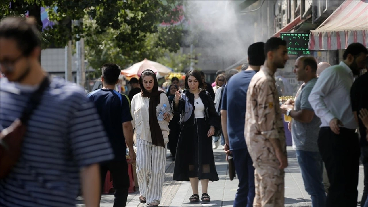 İran'da aşırı sıcaklar nedeniyle 20 eyalette kamu kurumları tatil edildi