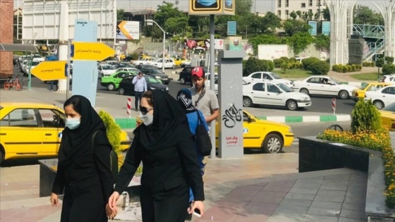İran'da Kovid-19 kısıtlamaları yüksek ve orta riskli kentlerde bir hafta daha uzatıldı
