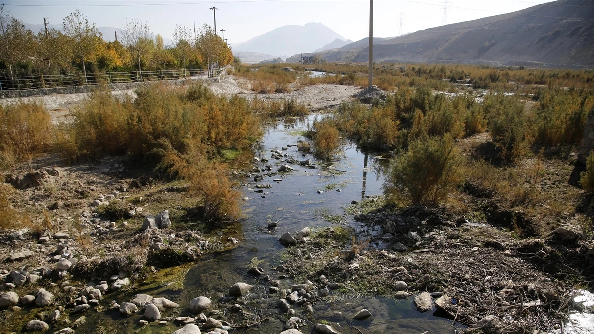 İran’daki benzeri görülmemiş kuraklığa iklim değişikliğinin yol açtığı belirlendi