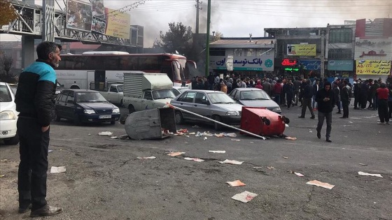 İran'ın Kerec ve Şiraz kentlerinde 180 gösterici gözaltına alındı