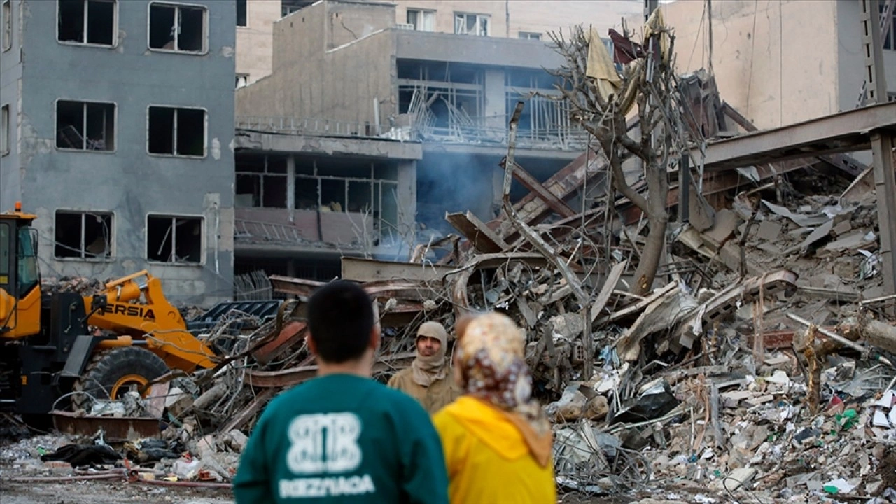 İran Kızılayı: ABD-İsrail saldırılarında 4 binden fazla sivil bina zarar g&ouml;rd&uuml;