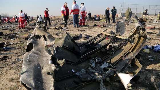 İran Ukrayna Havayollarına ait uçağı 'yanlışlıkla' düşürdüğünü itiraf etti