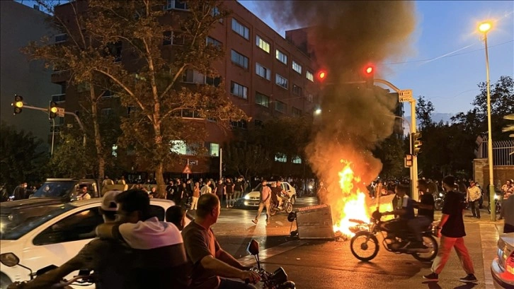 İran’da bazı protestocular idamla yargılanıyor