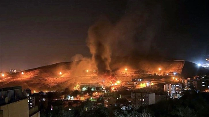 İran'da bir hapishanede yangın çıktı