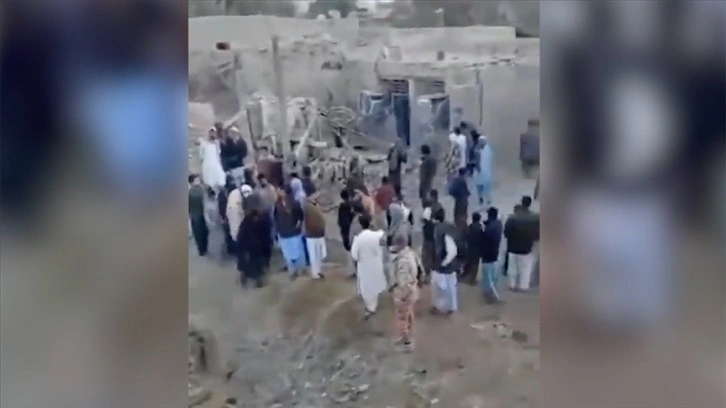 İran'ın güneydoğusunda kimliği belirsiz kişiler 9 Pakistanlıyı öldürdü