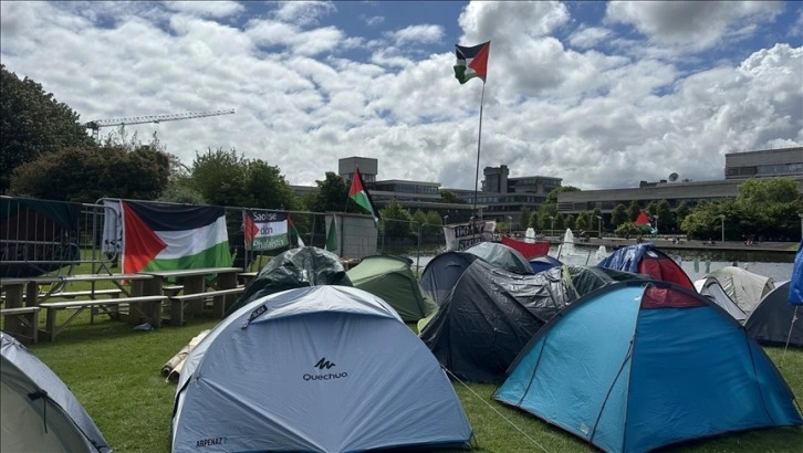 İrlanda'daki üniversite öğrencilerinin, Filistin'e destek eylemleri devam ediyor