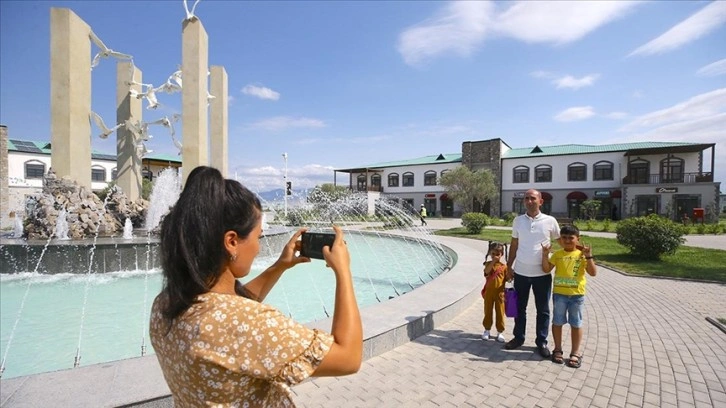 İşgalden kurtarılan Zengilan'da hayat canlanmaya başladı