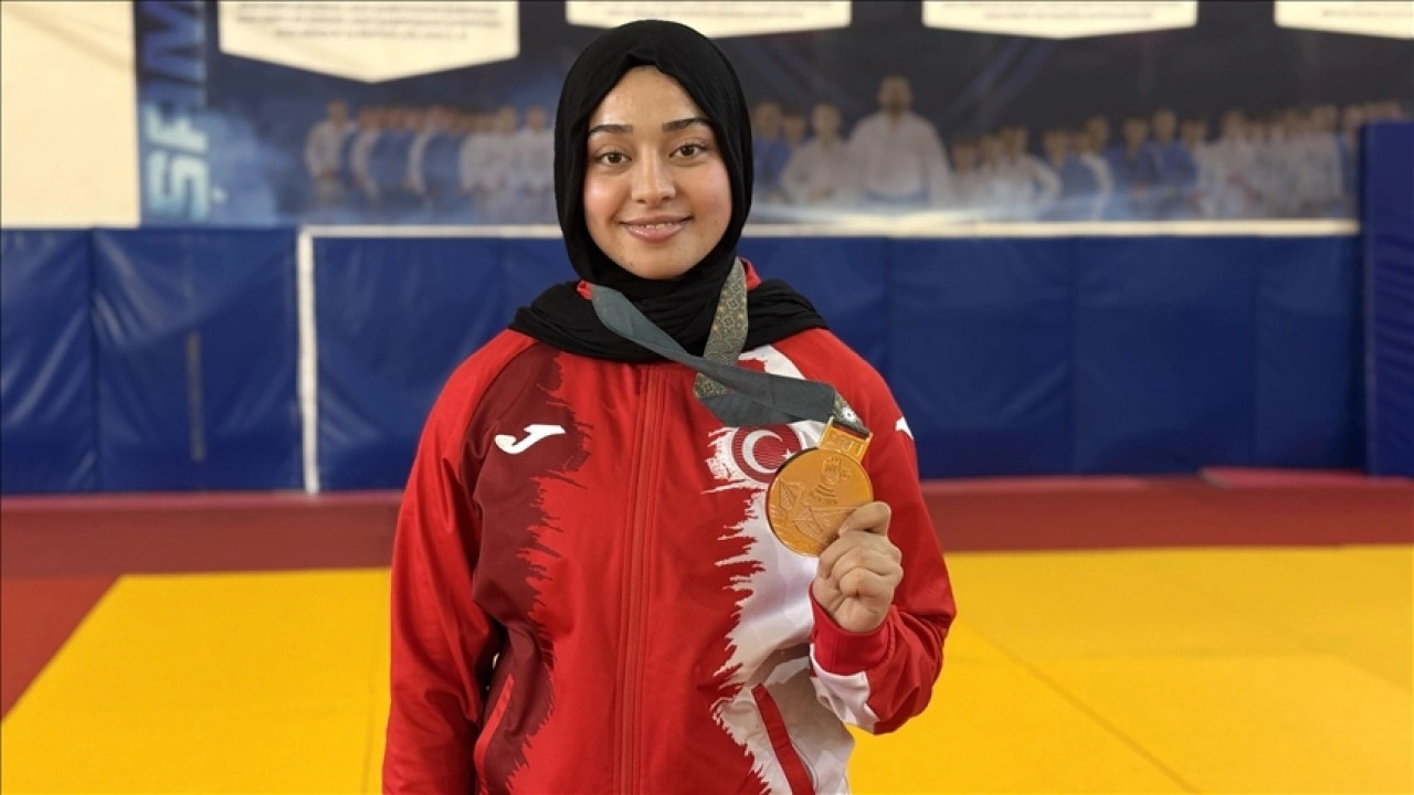 İşitme engelli judocu Esma Gökülü sakatlığına rağmen olimpiyat madalyası kazanmayı başardı